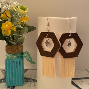 Ok ! Super fun Country Fringe!